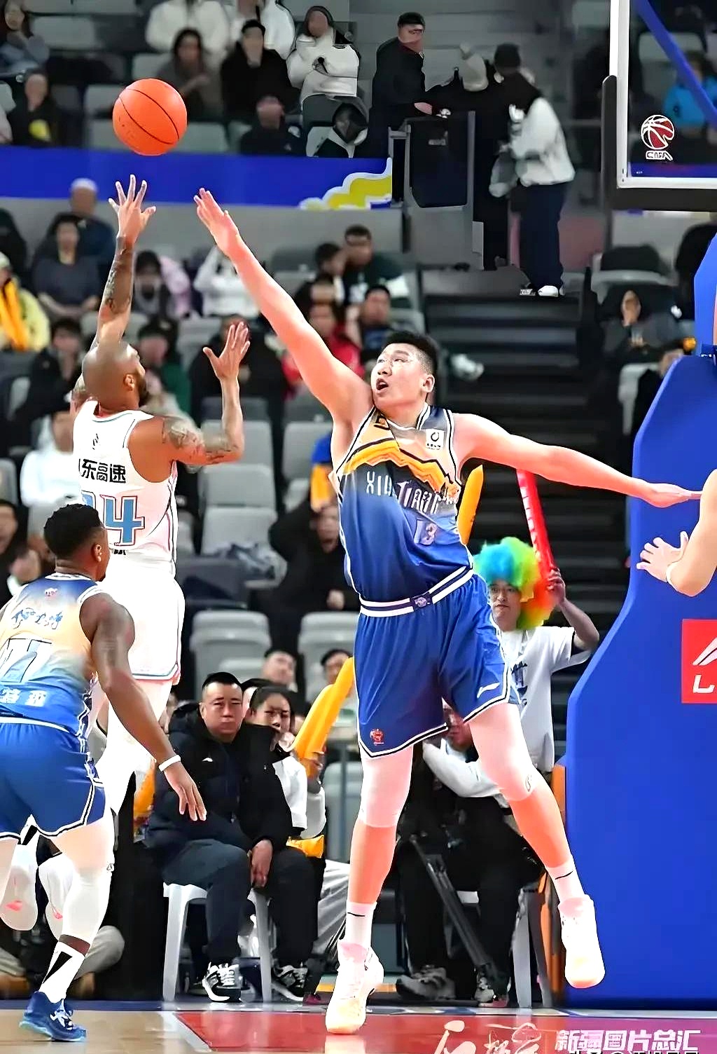 山东泰山迎CBA常规赛关键赛，今晨战术微调，质疑声仍在，数据趋势出现新变化的简单介绍