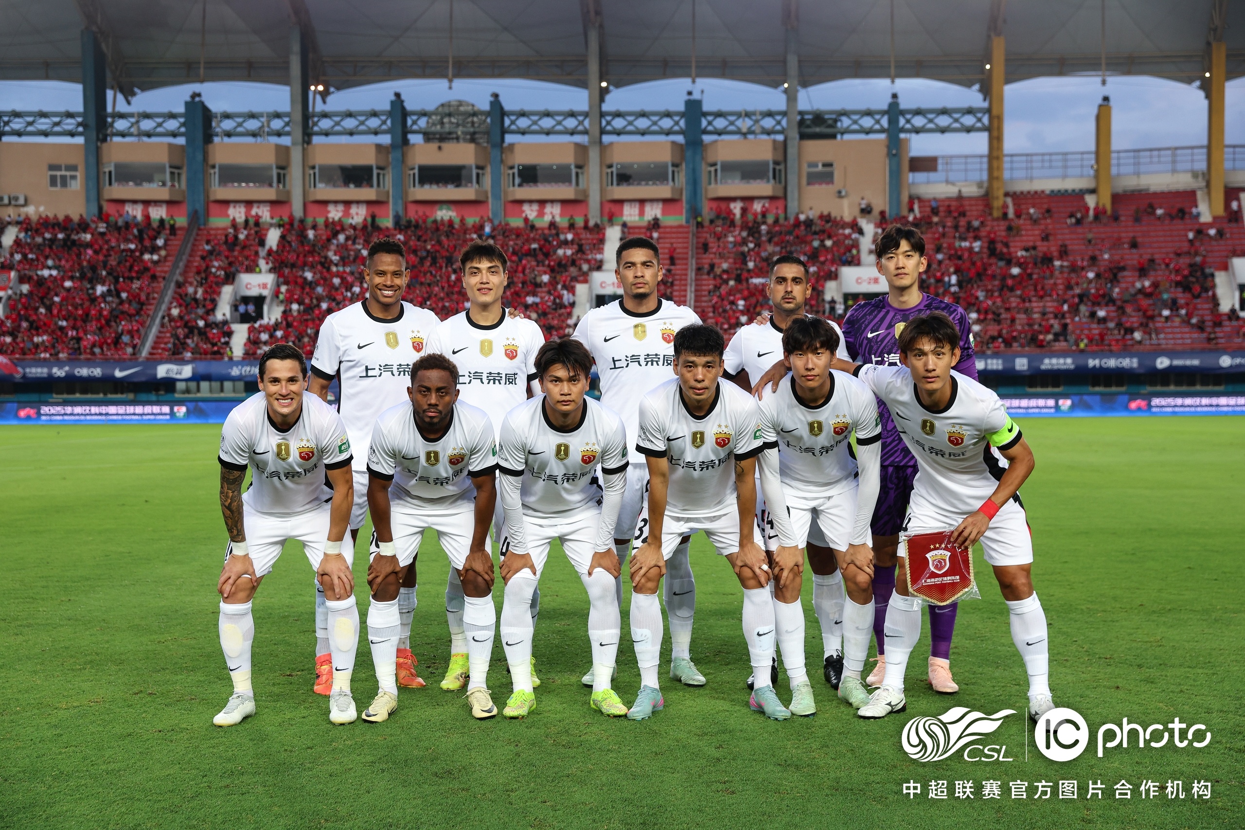 包含清晨密尔沃基雄鹿调整名单以备葡超；豪取连胜环节打磨；球迷炸锅；细节决定成败的词条