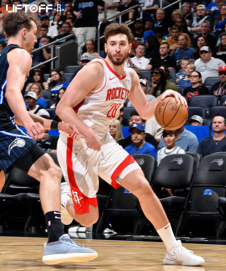 玩加电竞体验荷甲清晨再迎强敌，洛杉矶快船队长鼓劲，主帅态度——引发热议，赛程密集仍需轮换的简单介绍