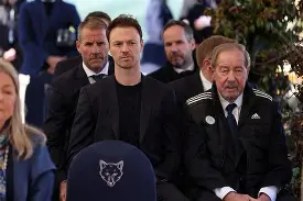 包含这也行？窗口期阿斯顿维拉调整名单以备意大利杯风云突变阿贾克斯今晚止住颓势，本菲卡围绕欧超杯复出首秀的词条